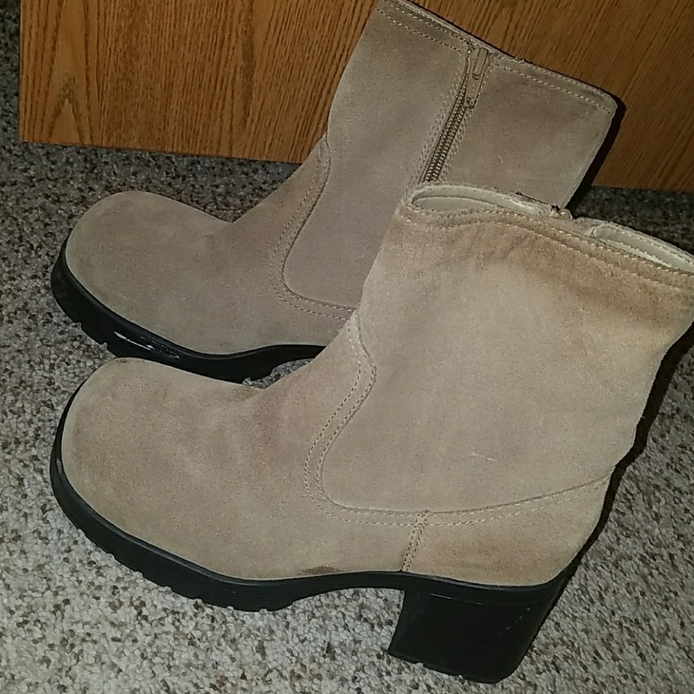 Boots - Picture 2 of 2
